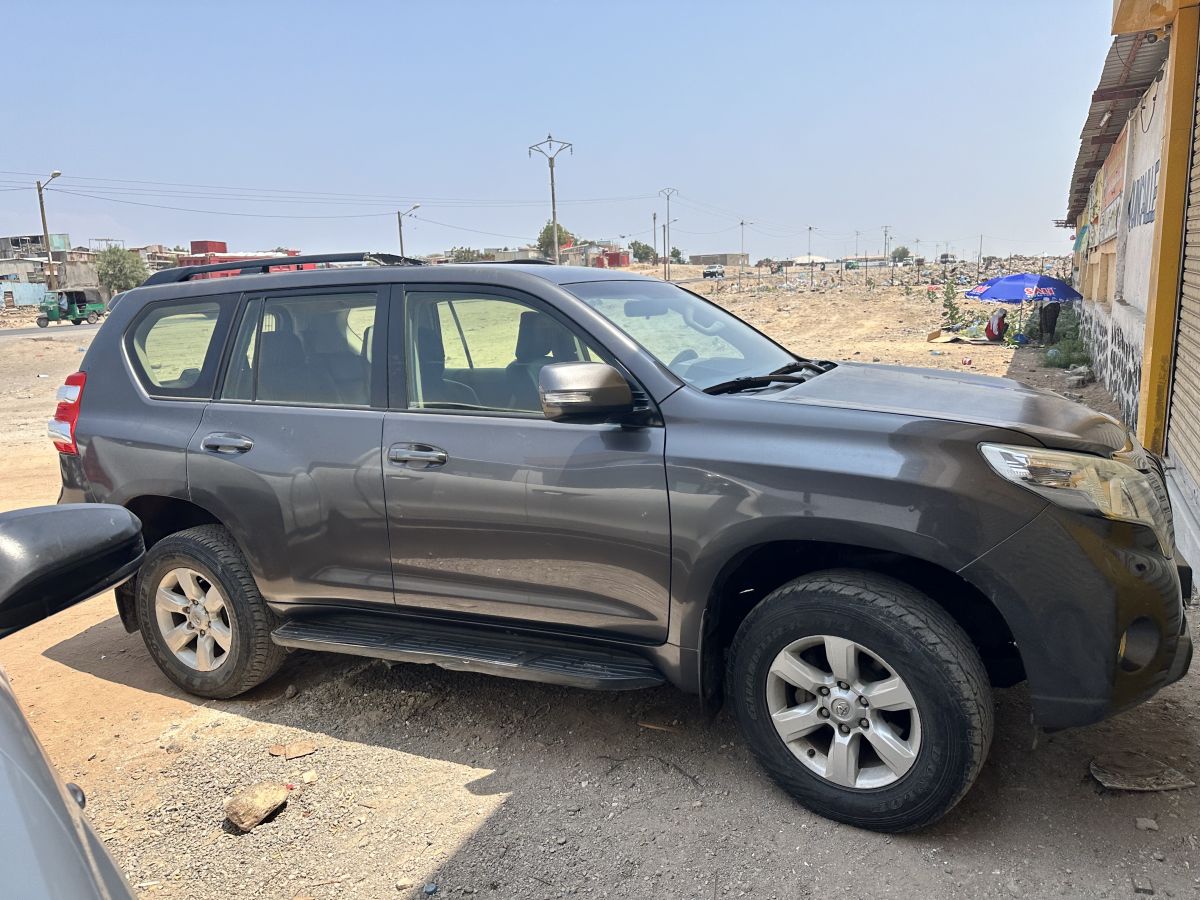 Toyota Prado TXL 2016 Gris Foncé, Prix Abordable