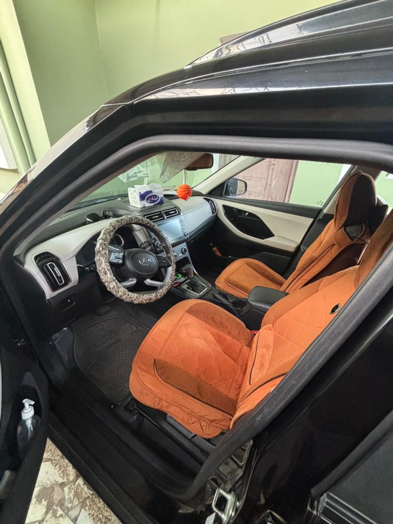 4 voitures à vendre - SUZUKI SWIFT 4 500 km 2022 & la Marqués MG 2016 & HYUNDAI CRETA 2023 noir & HYUNDAI SANTÉ FE 2016