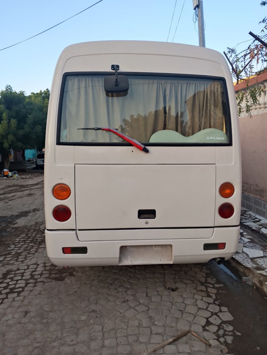 Mitsubishi rosa 2018 . 4 200 000