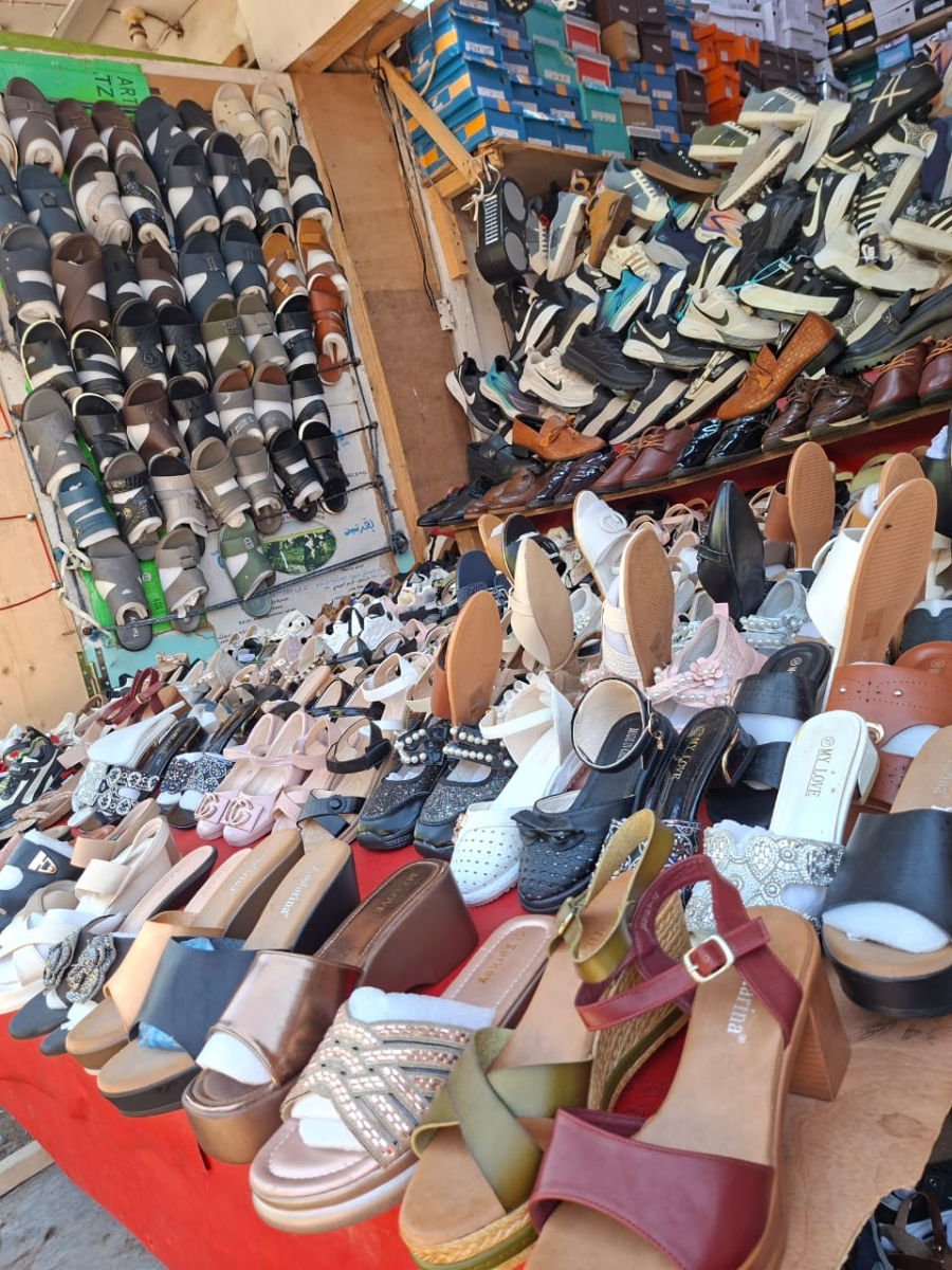 Magasin de chaussures avec stock à Place Mahamoud Harbi