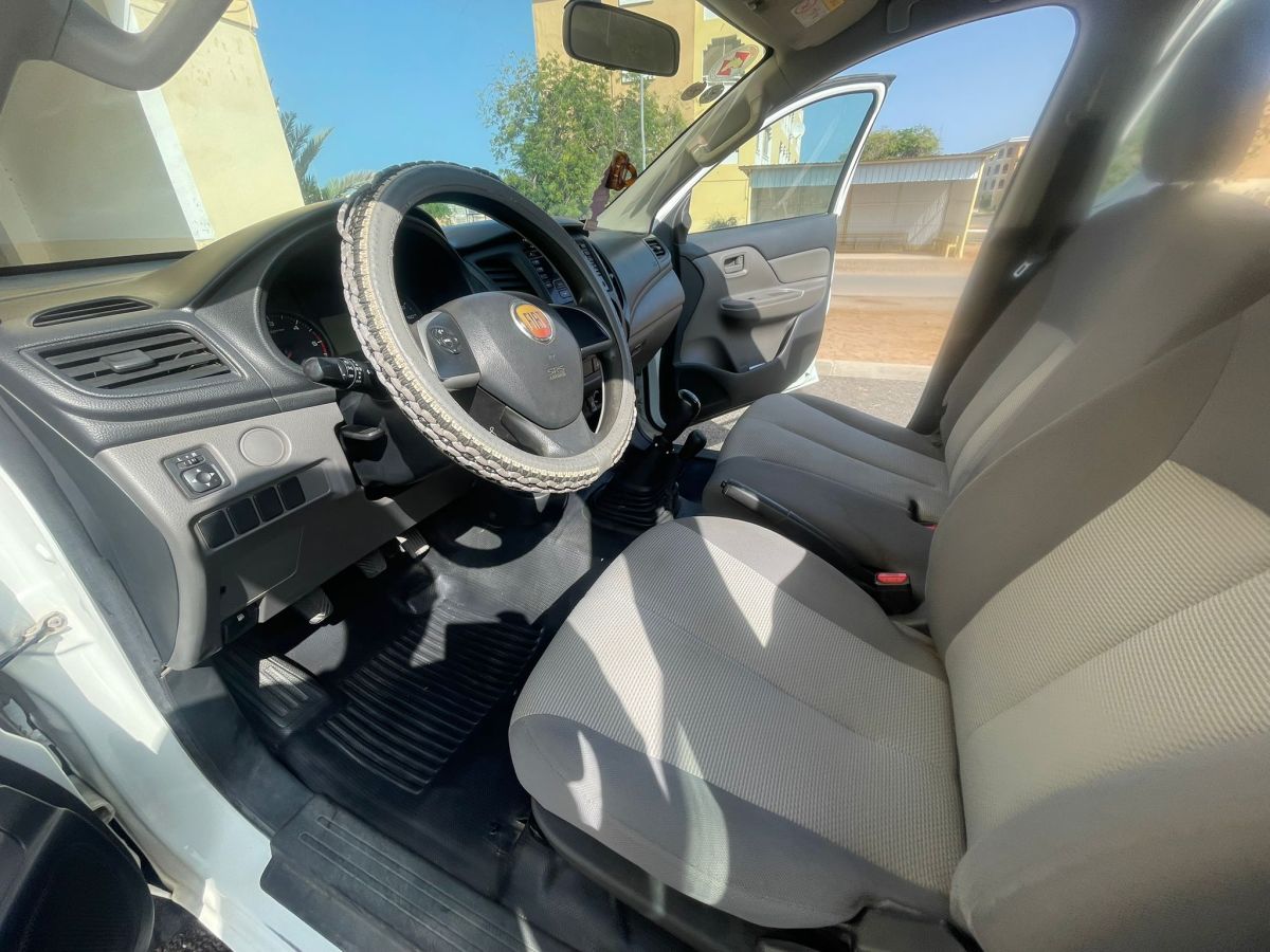 Pickup FIAT FULLBACK, excellent état, climatisation, bâche incluse