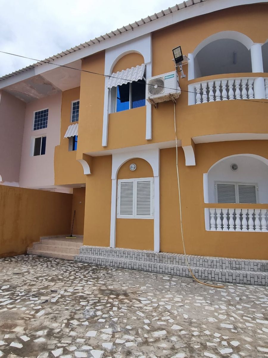 VILLA À LOUER SITUÉ HARAMOUS IDÉAL POUR RESIDENCE ET ENTIÈREMENT CLIMATISÉE