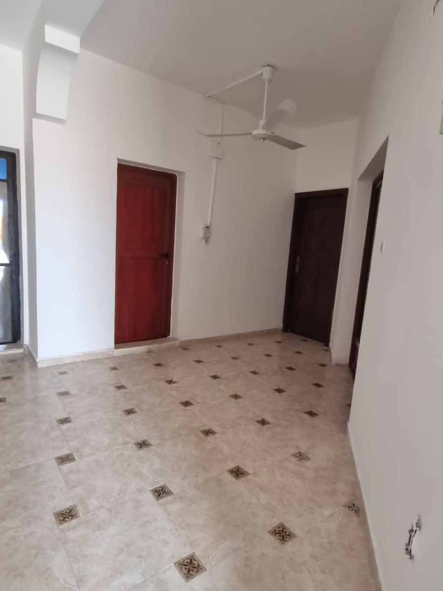 VILLA À LOUER SITUÉ HARAMOUS IDÉAL POUR RESIDENCE ET ENTIÈREMENT CLIMATISÉE