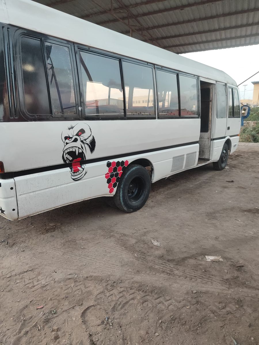 Mitsubishi Rosa 30 places, diesel, excellent état, idéal transport scolaire ou entreprise