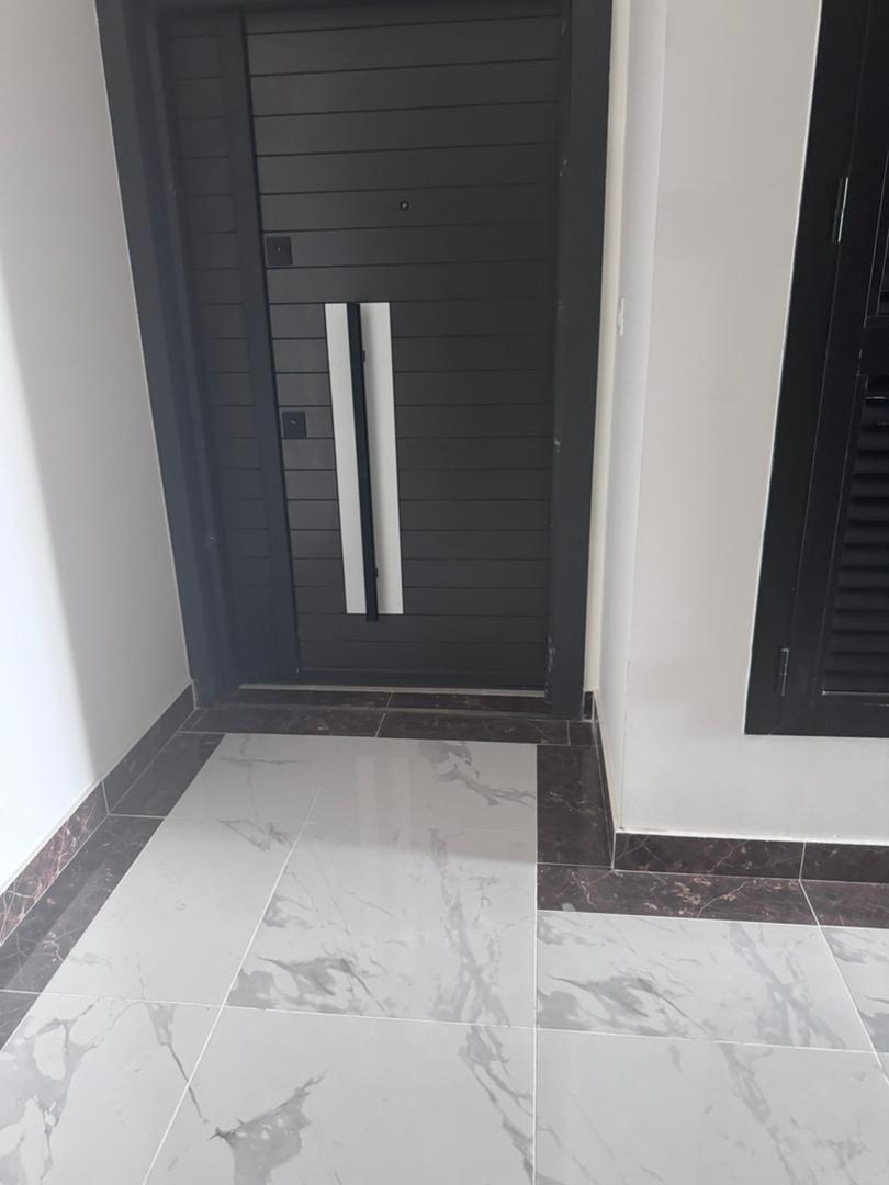 Immeuble R+7 mixte appartements bureaux et commerces