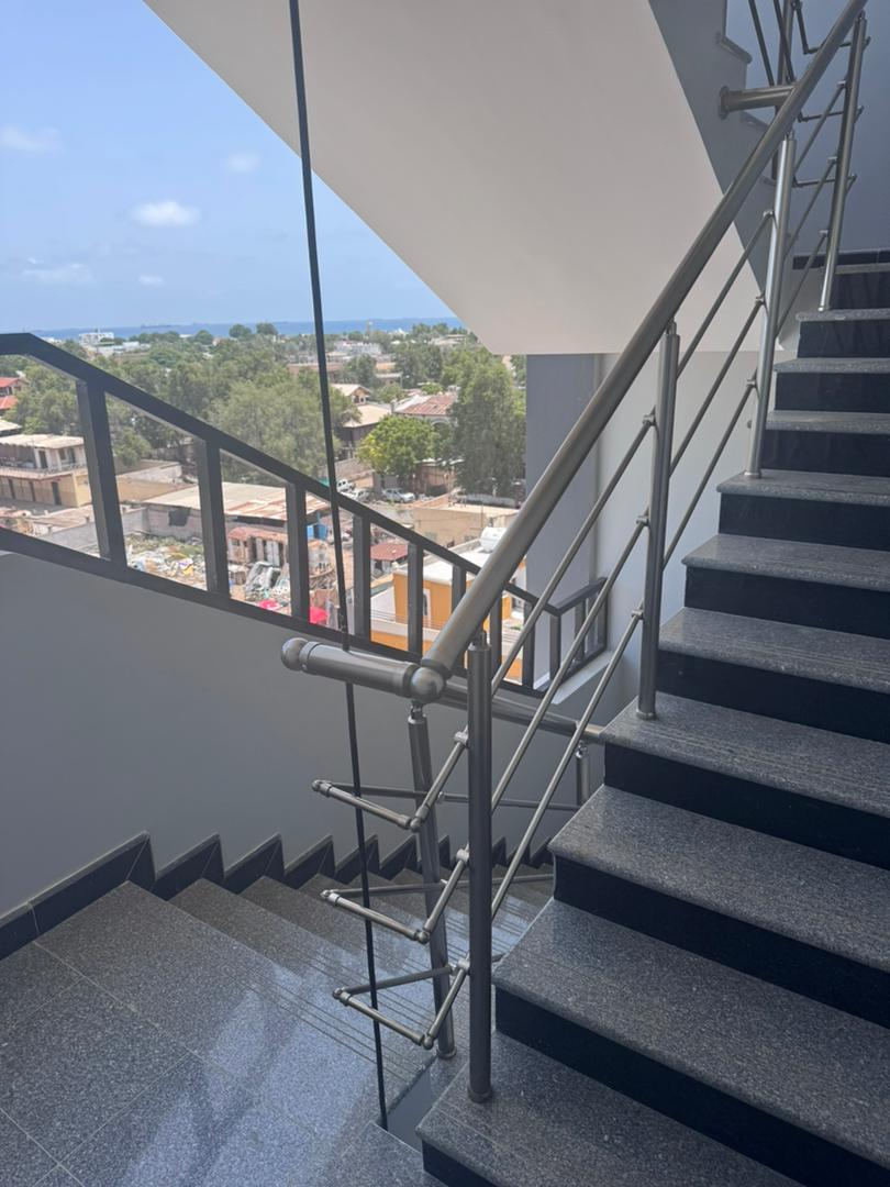 Immeuble R+7 mixte appartements bureaux et commerces