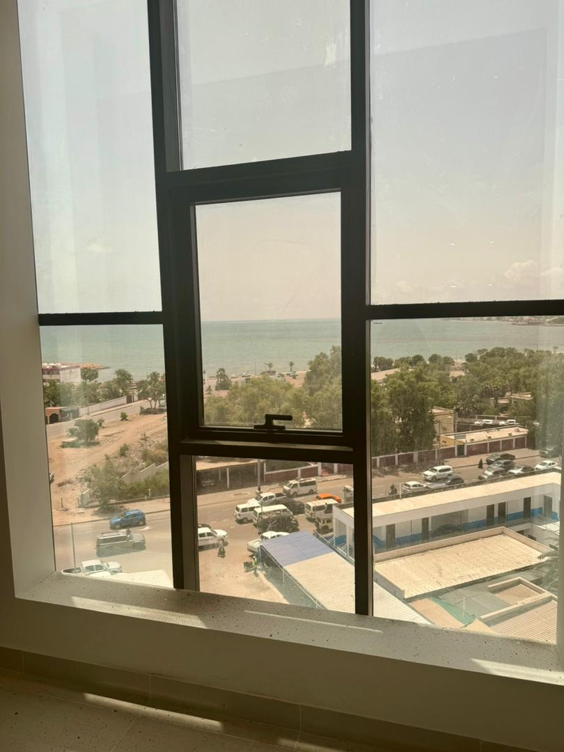 Immeuble R+7 mixte appartements bureaux et commerces