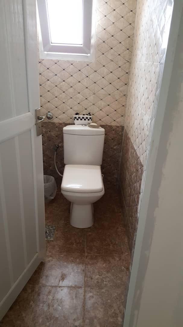 Appartement F4 meublé avec balcon à PK12 Cité Hamdani