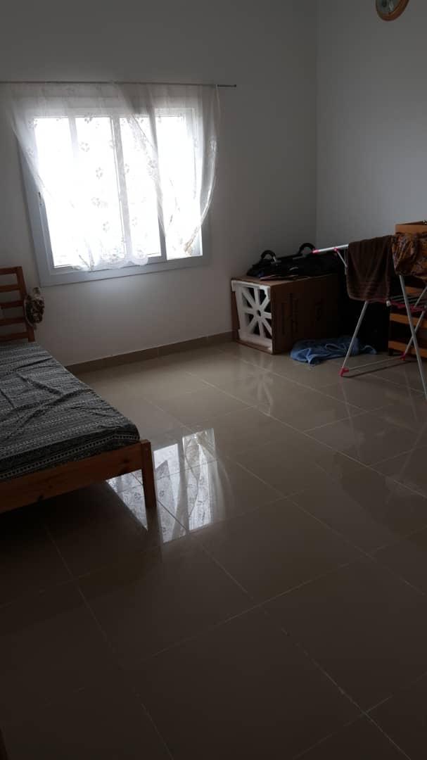 Appartement F4 meublé avec balcon à PK12 Cité Hamdani