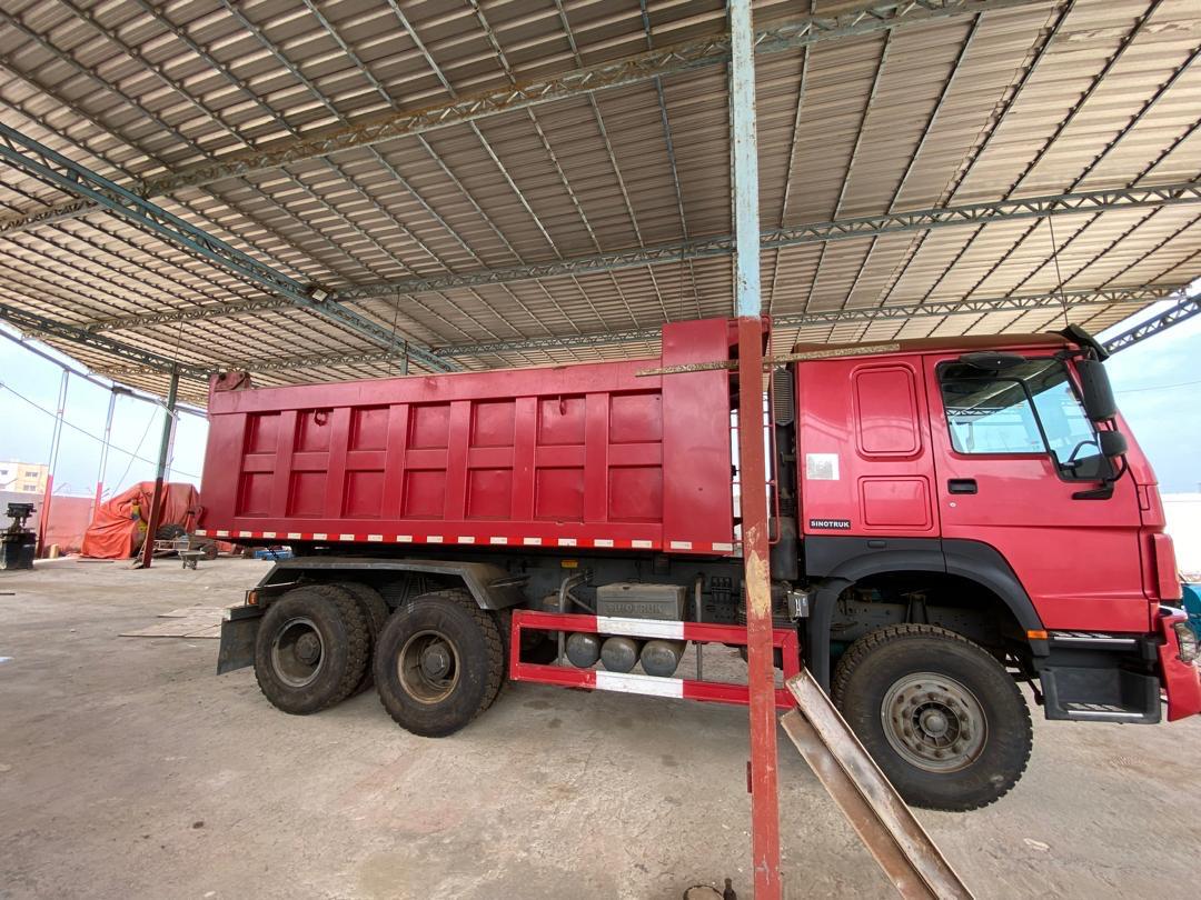 Camion Howo 336 diesel benne à louer