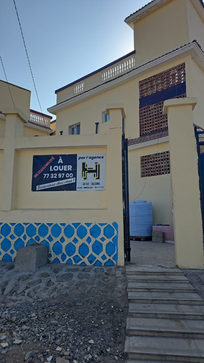 Appartement F4 neuf avec cour à Balbala Cheikh Moussa