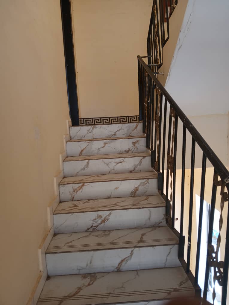 Appartement F4 neuf avec cour à Balbala Cheikh Moussa