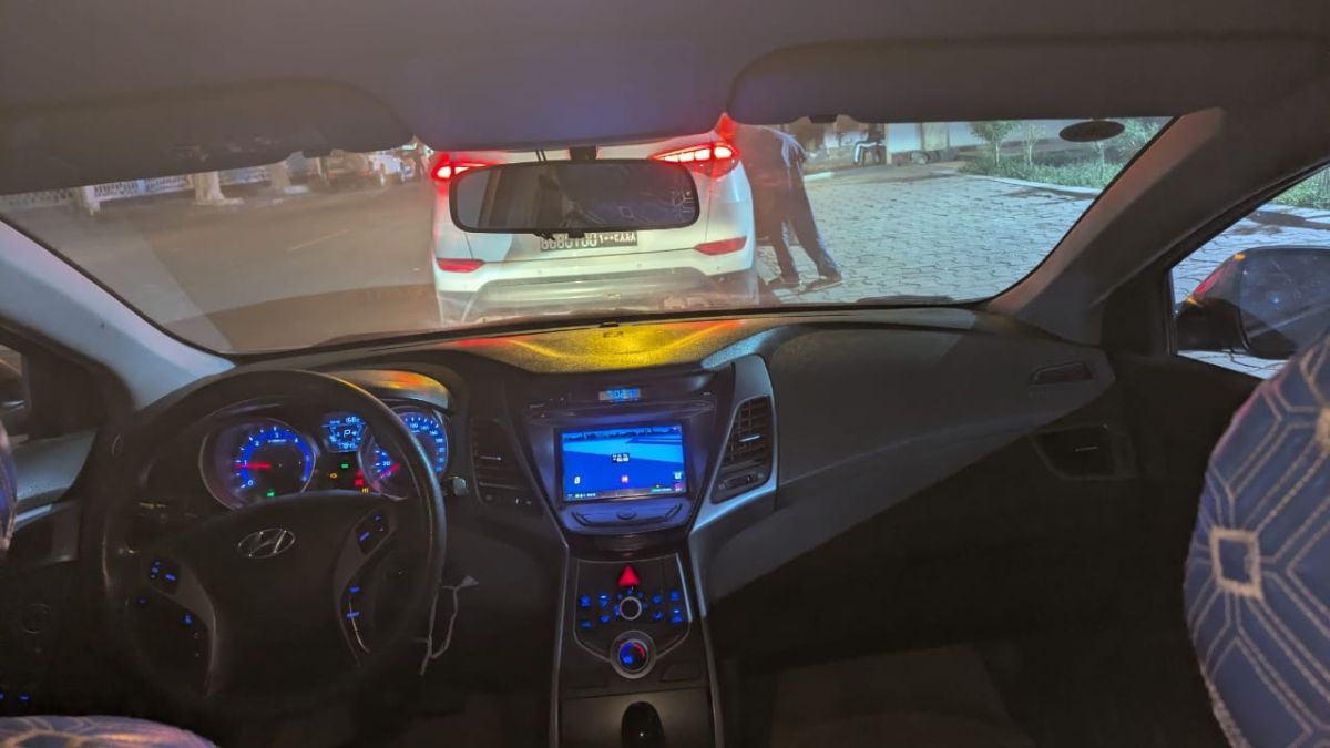 Hyundai Avante 2016 toutes options, boîte automatique, état impeccable