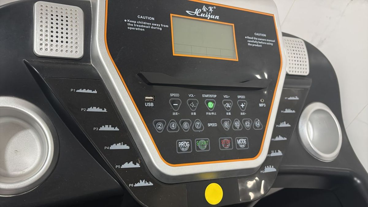 Tapis de course presque neuf pour sport à domicile