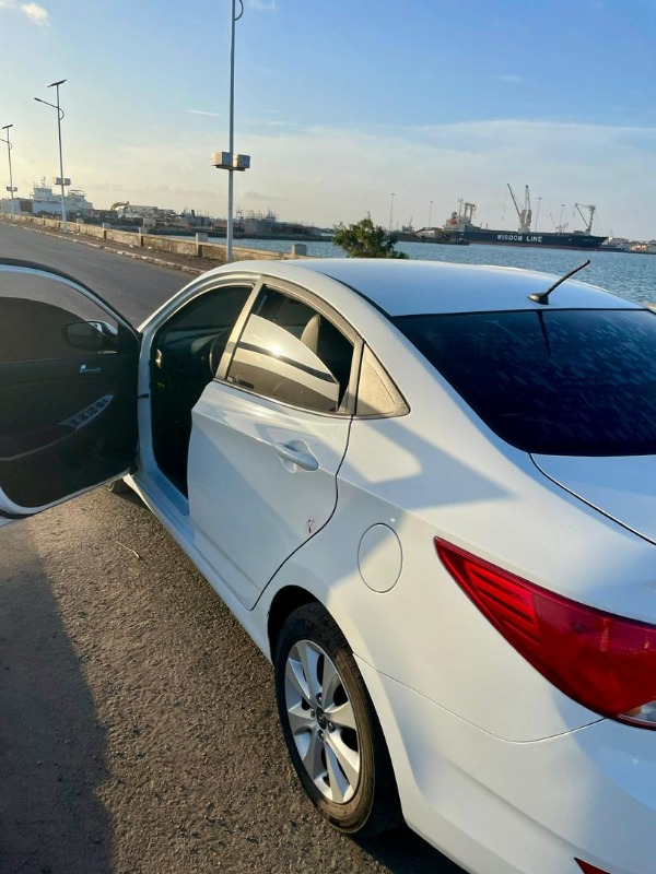 Location voitures 4x4 et tourisme - Hyundai Accent, Avante, Tucson, Kia