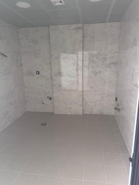 Immeuble R+7 mixte appartements bureaux et commerces