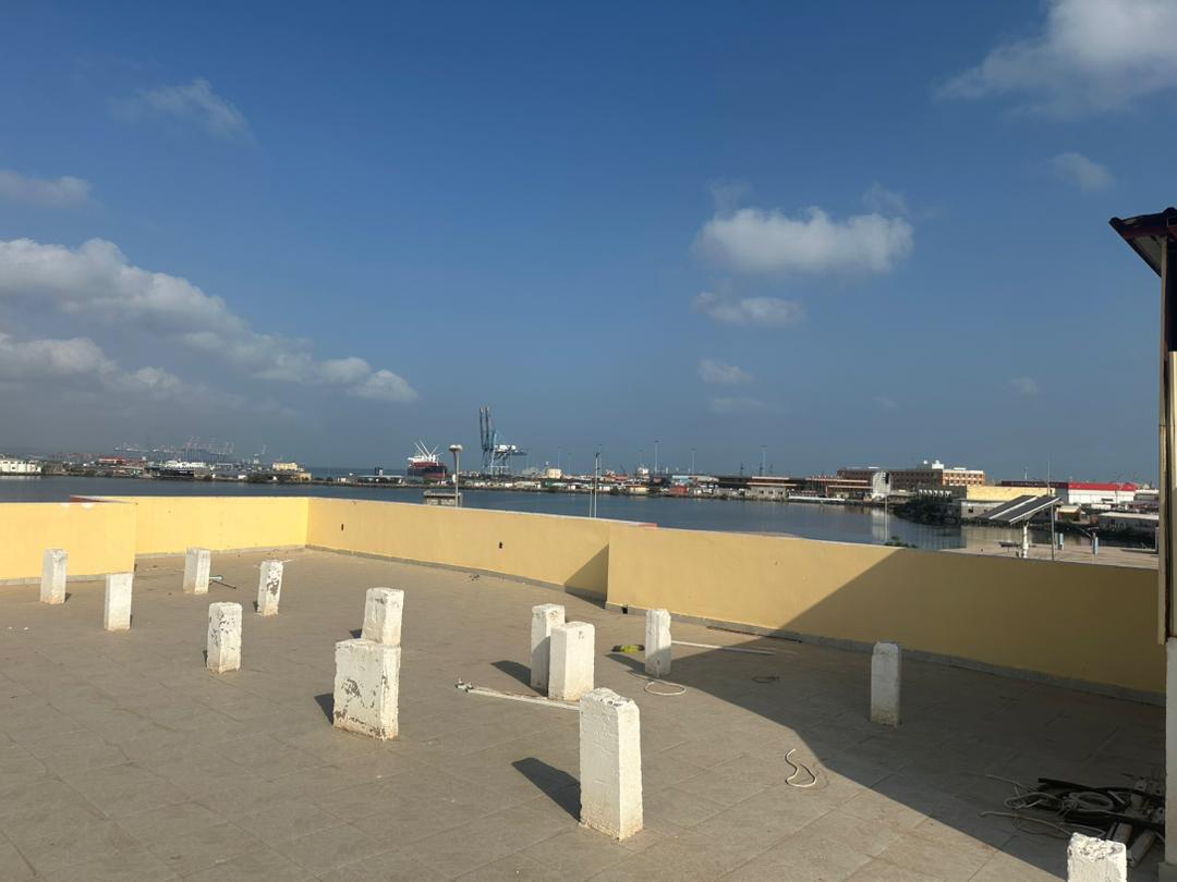 Villa avec 4 appartements F4 à louer(Ancien mitualis)