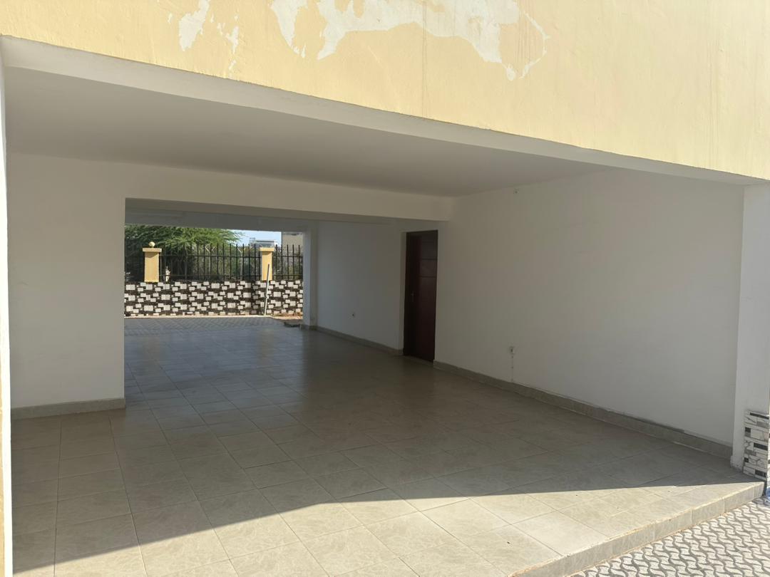 Villa avec 4 appartements F4 à louer(Ancien mitualis)