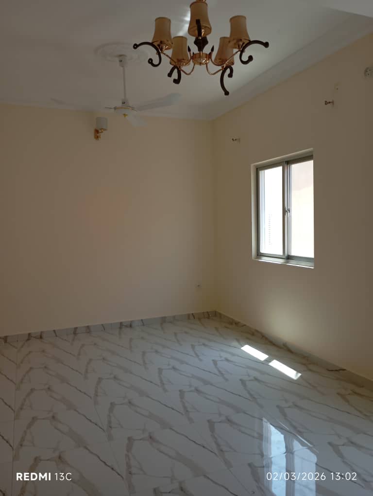 Appartement F3 à louer Salines Ouest 2e étage et magasin au rez-de-chaussée