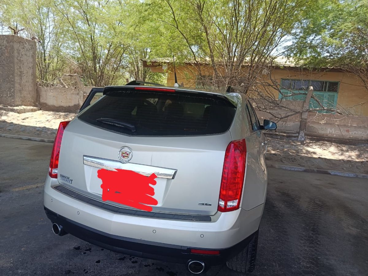 Cadillac SRX 4 2015, full option, automatique, climatisée, cuir, grand coffre, caméra de recul