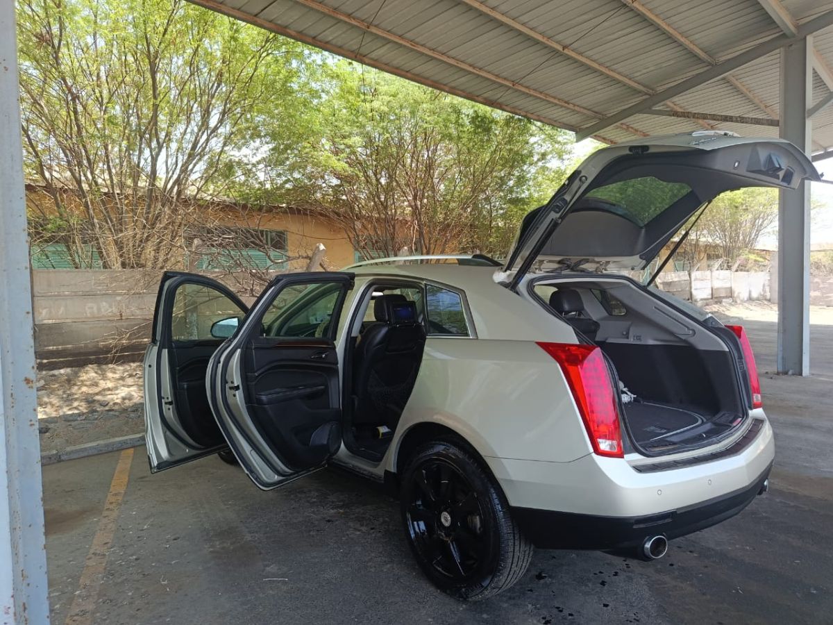 Cadillac SRX 4 2015, full option, automatique, climatisée, cuir, grand coffre, caméra de recul