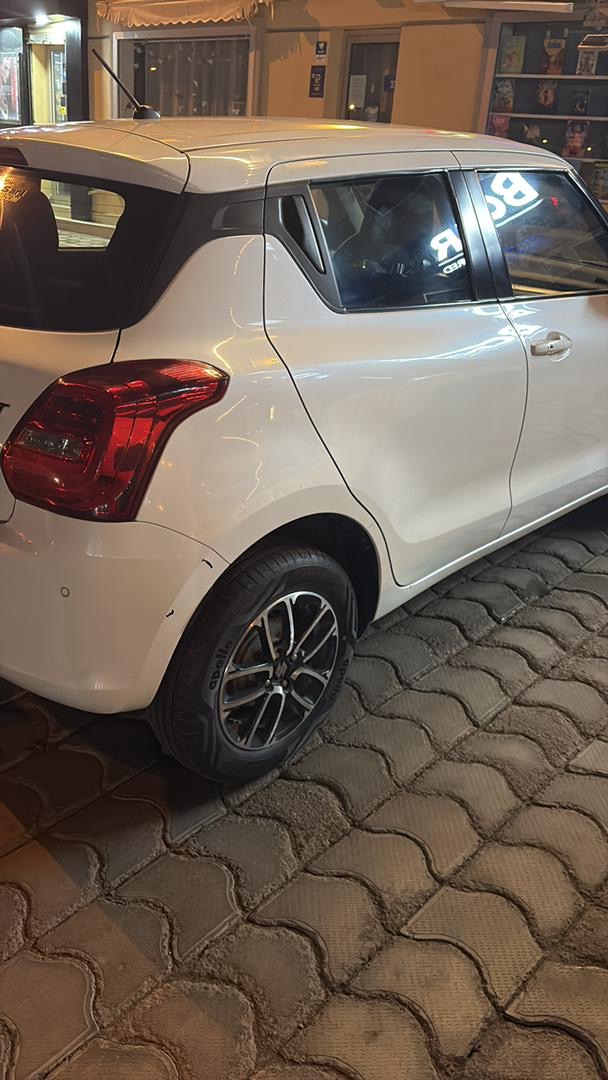 4 voitures à vendre - SUZUKI SWIFT 4 500 km 2022 & FIAT FULLBACK 2018 & HYUNDAI CRETA 2023 noir & HYUNDAI SANTÉ FE 2016