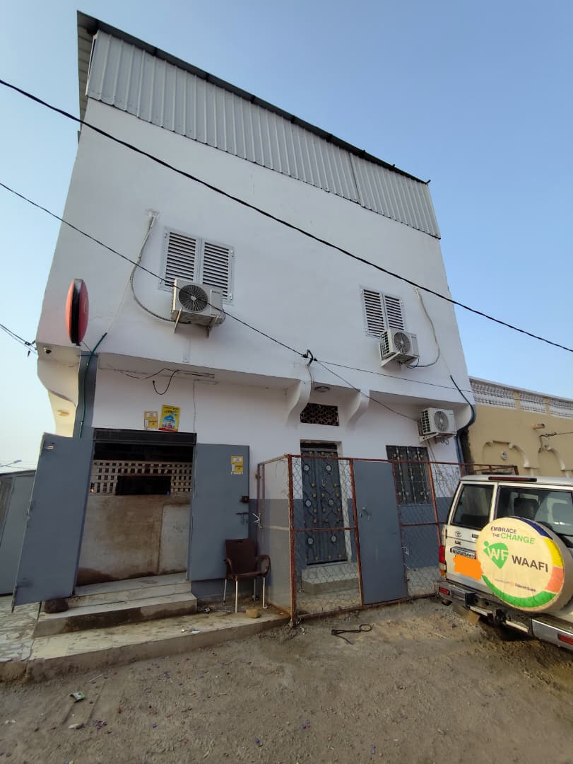 Maison meublée à Barwaqo 2 - Proximité aire de jeux et quincaillerie Selko