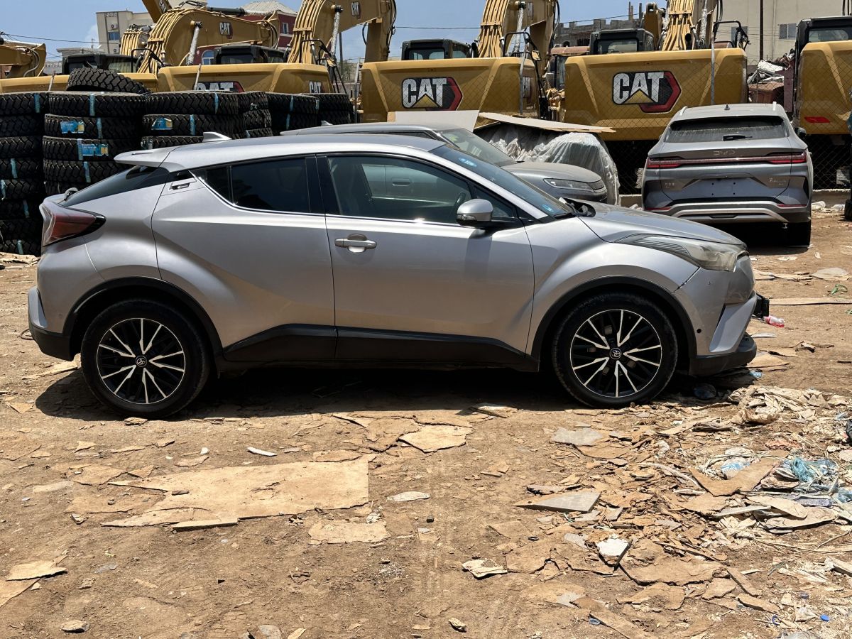 Toyota C-HR 2017, état impeccable