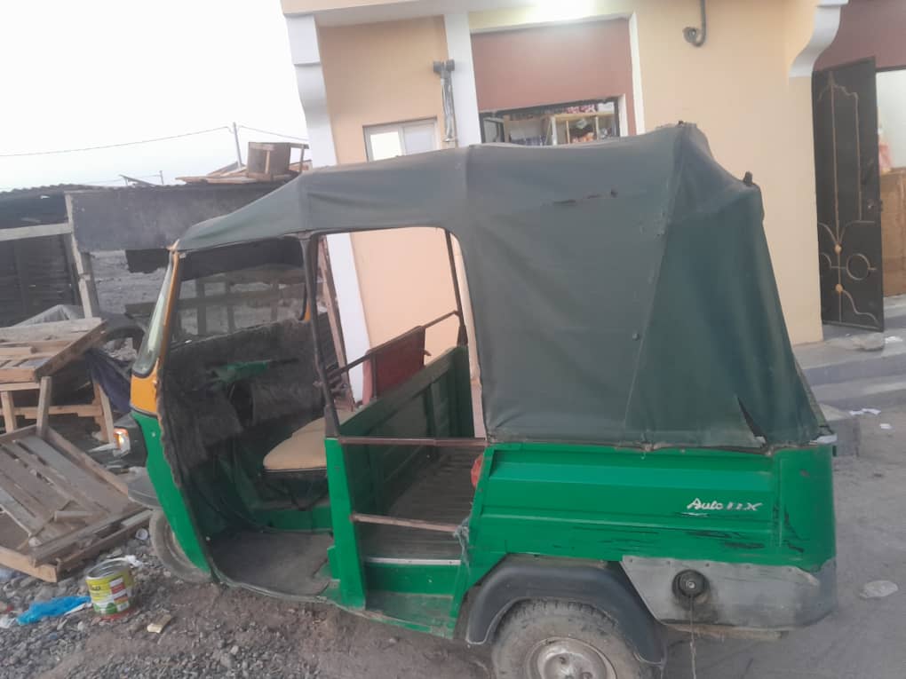 Bajaj en excellent état