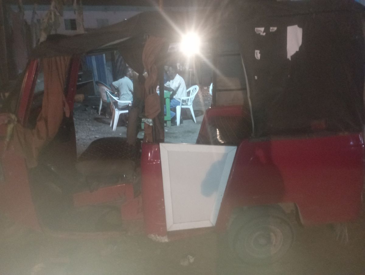 Bajaje Mahindra en vente, excellent état