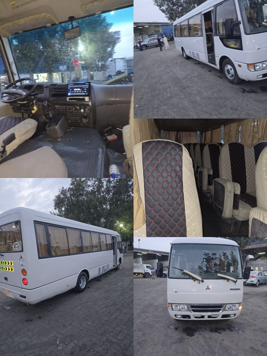 Bus Mitsubishi Rosa 35 places, provenance Dubaï