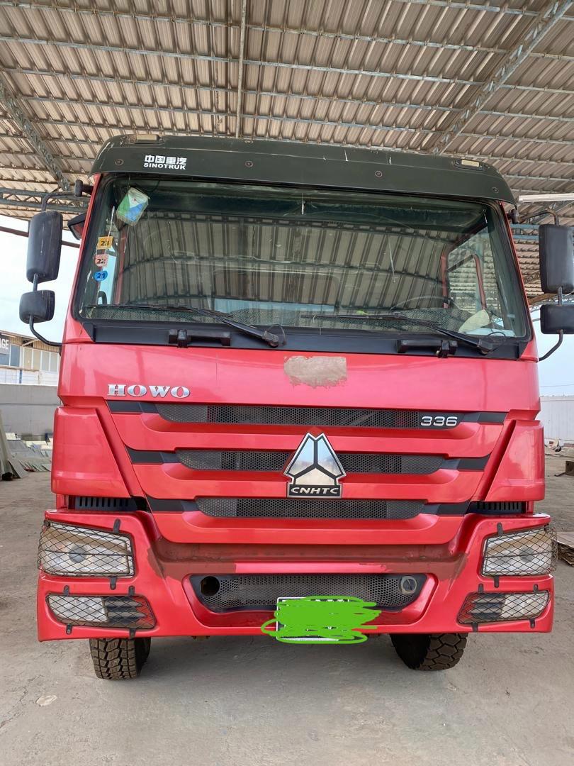 Camion Howo 336 diesel benne à louer
