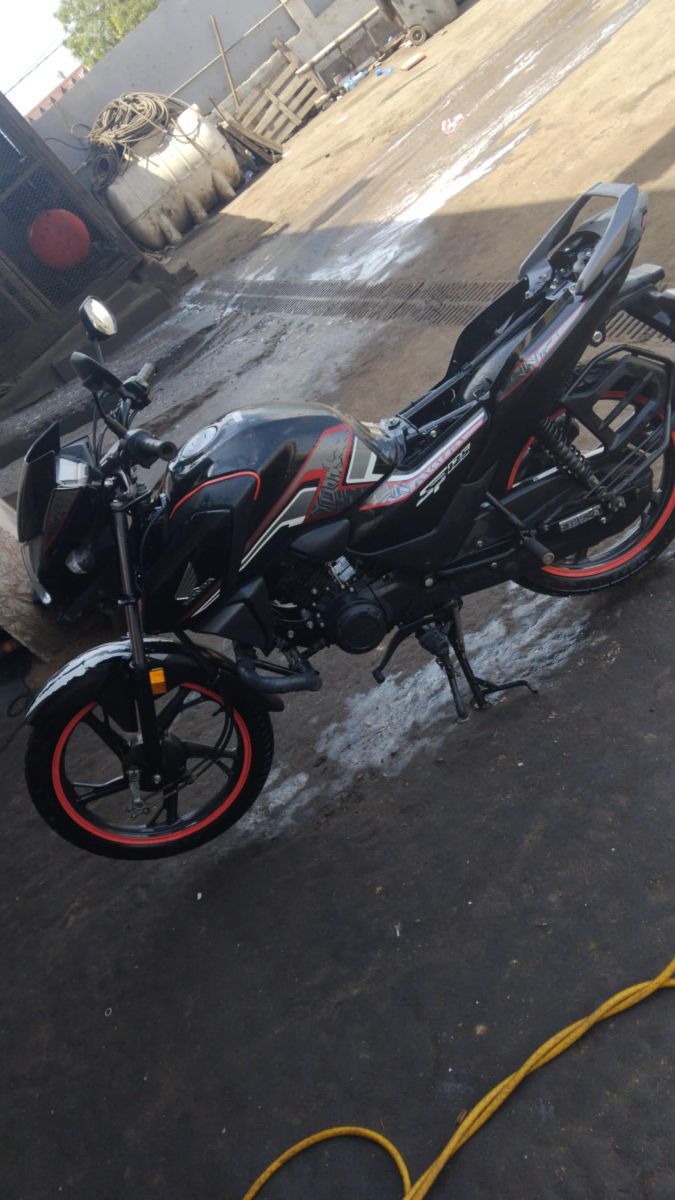 Honda SP125 en excellent état avec assurance de 6 mois