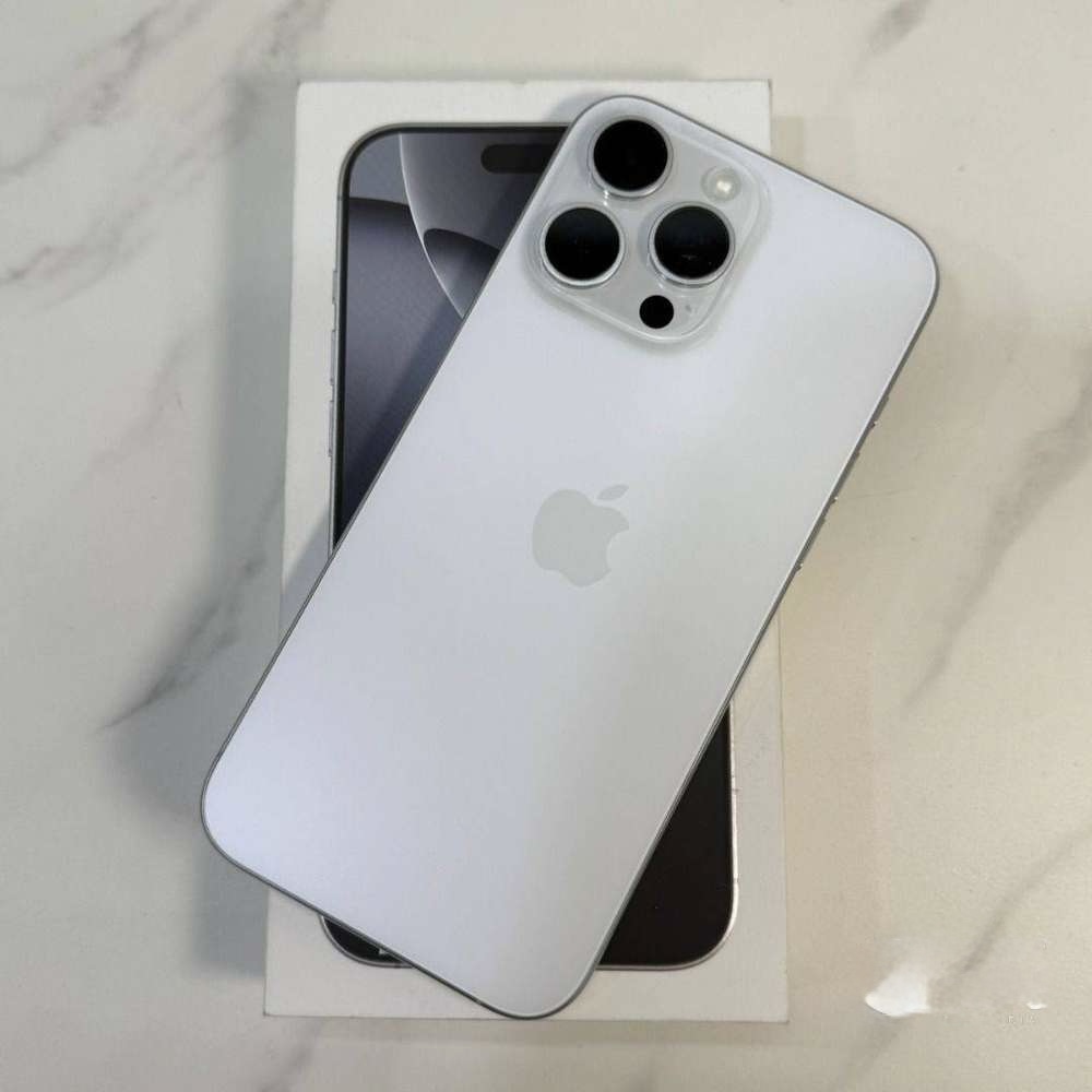 iPhone 16 Pro Max Blanc 256Go, Batterie 96%, Etat impeccable