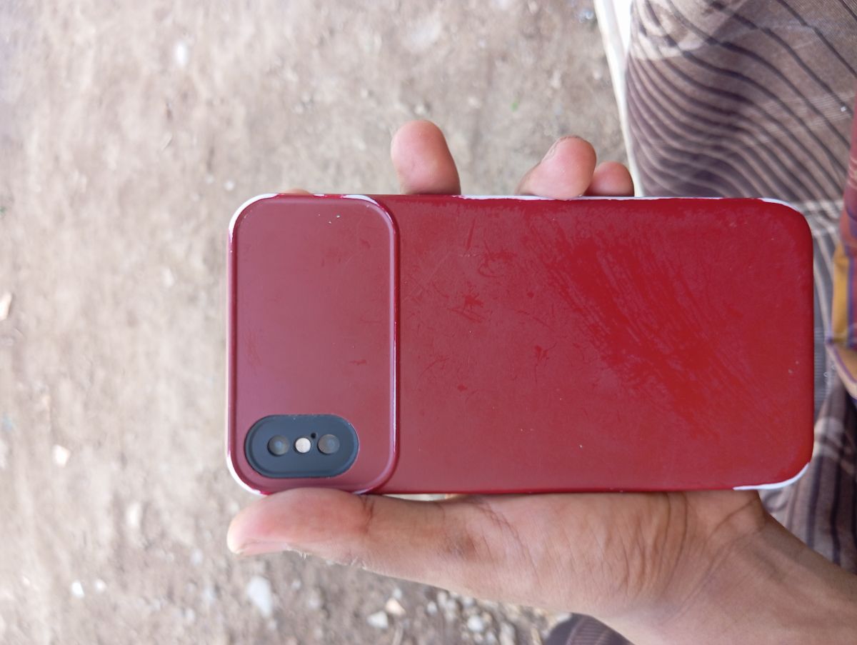 iPhone XS MAX avec batterie neuve et accessoires inclus