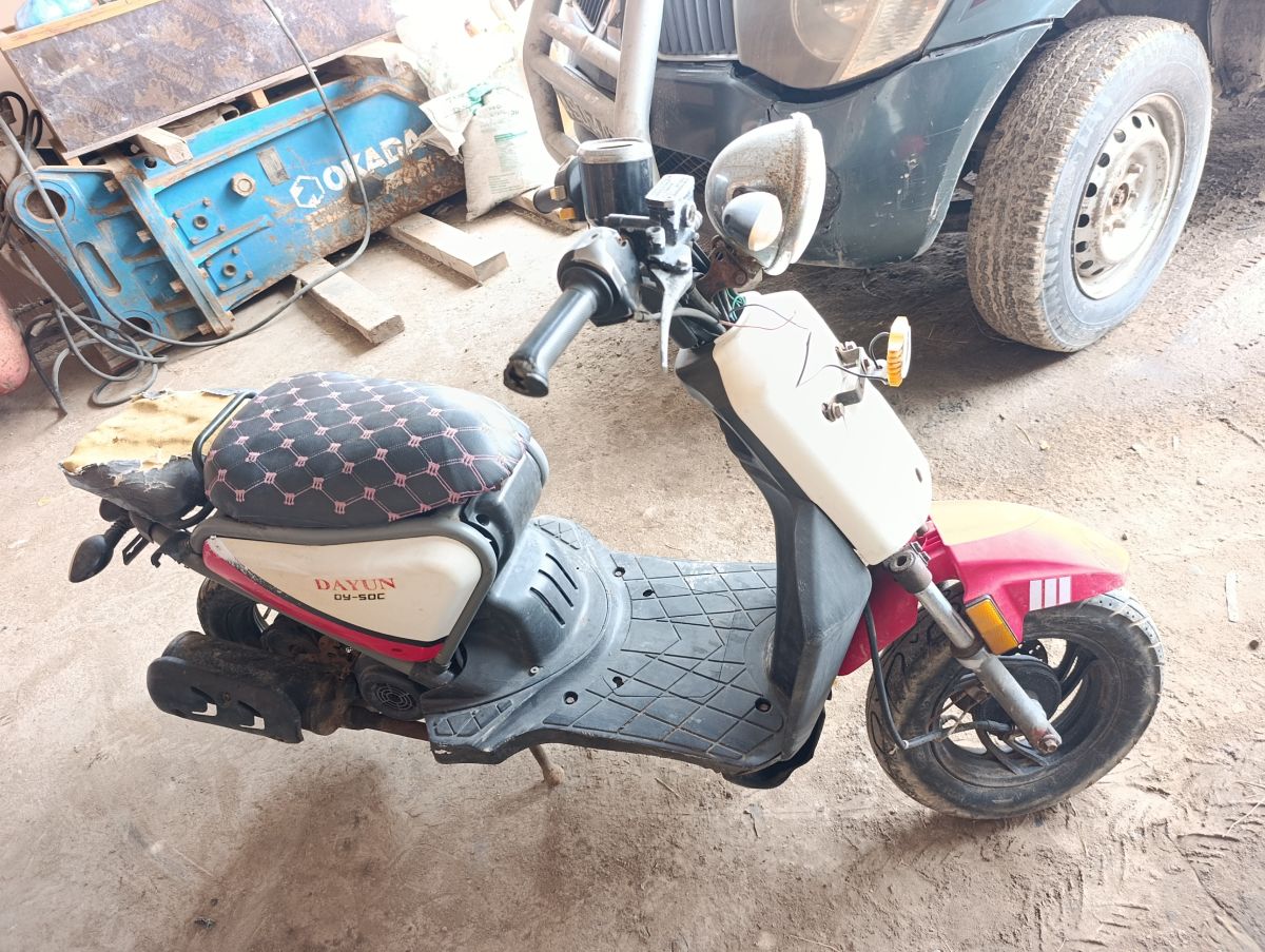 Moto Dayun en excellent état à vendre