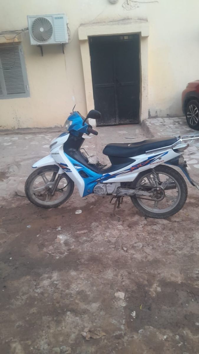 Moto Chingchang 110cc, état neuf, prix négociable