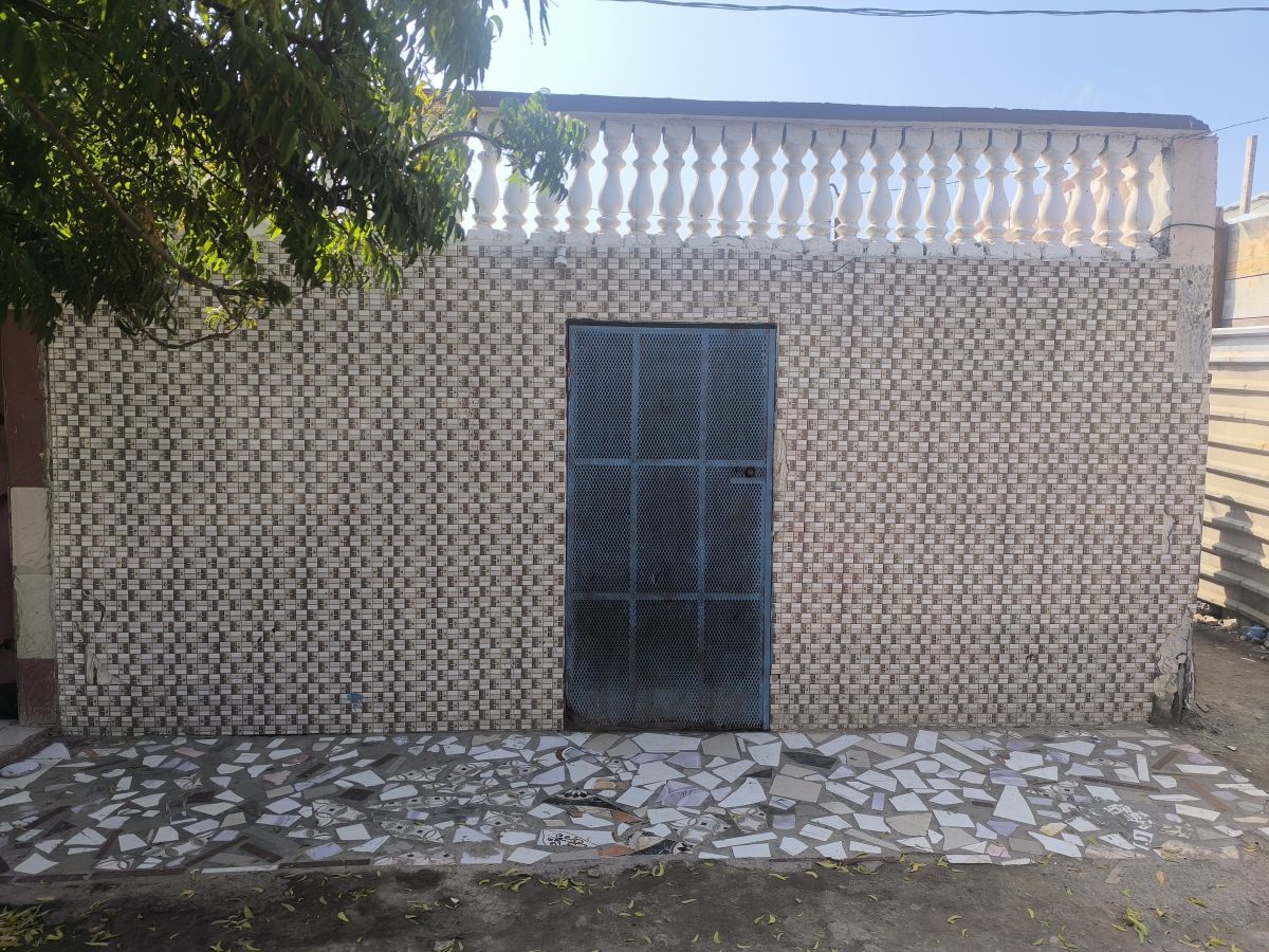 Maison avec 4 chambres et grand terrain à louer