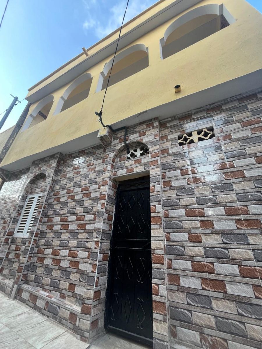 Maison duplex F5 3 chambres bas, 2 chambres haut à Barwaqo 1