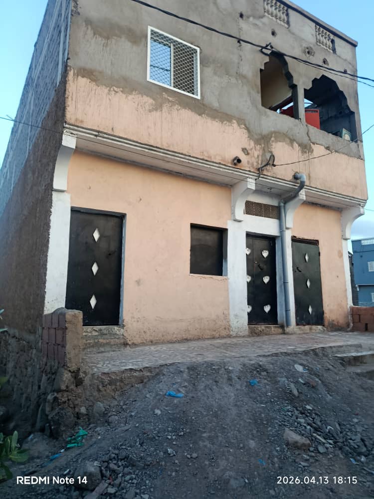 Maison F3 avec espace d\'aération, Barwaqo 2, face nouveau collège