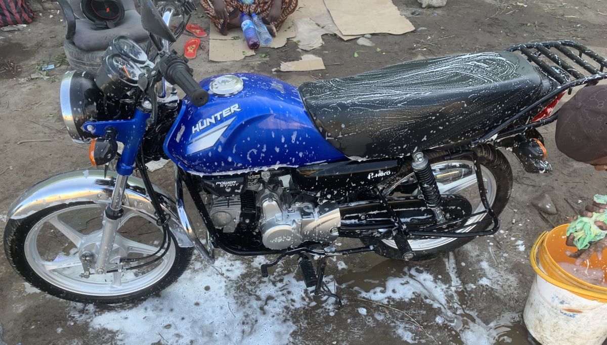 Moto Hero Hunter 100cc, comme neuve