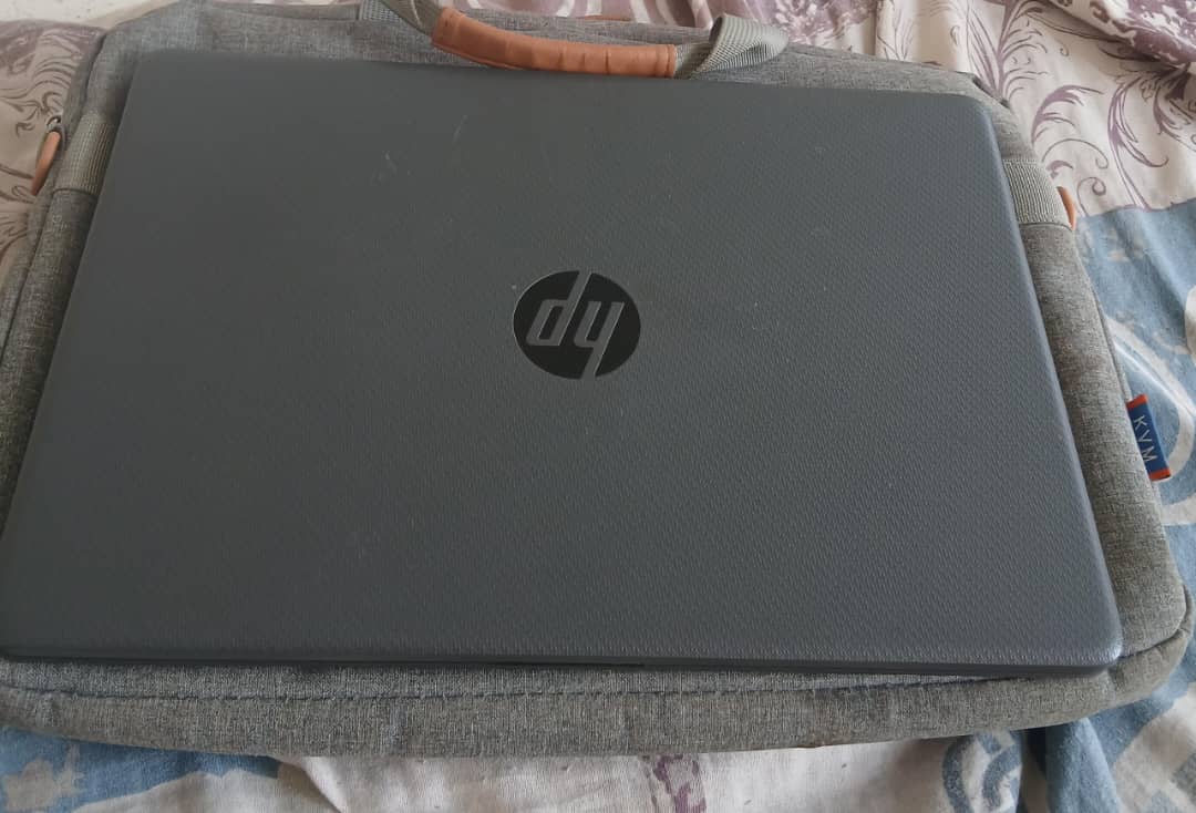 Ordinateur portable HP Core i3 - Bon état