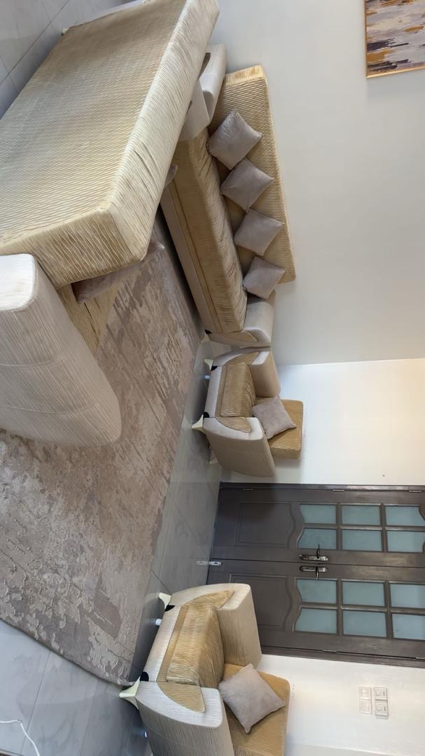 Ensemble salon et salle à manger avec accessoires inclus