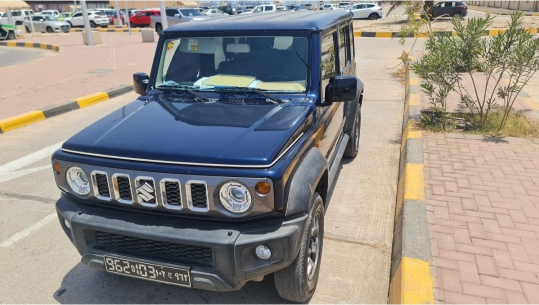 Suzuki Jimny 2025, 5 portes, bleu nuit, 36000 km