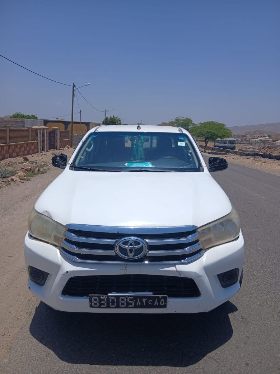 Toyota Hilux 2015 en excellent état, Bluetooth inclus