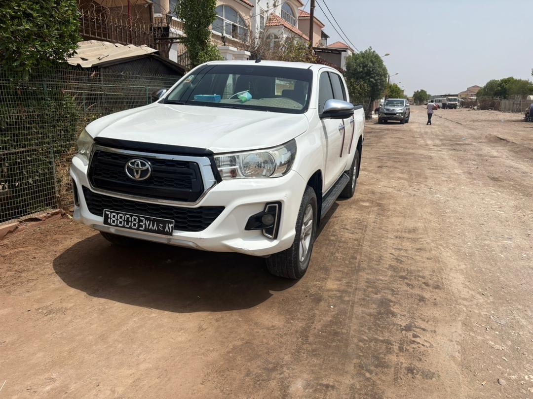 Toyota Hilux à louer pour longue durée