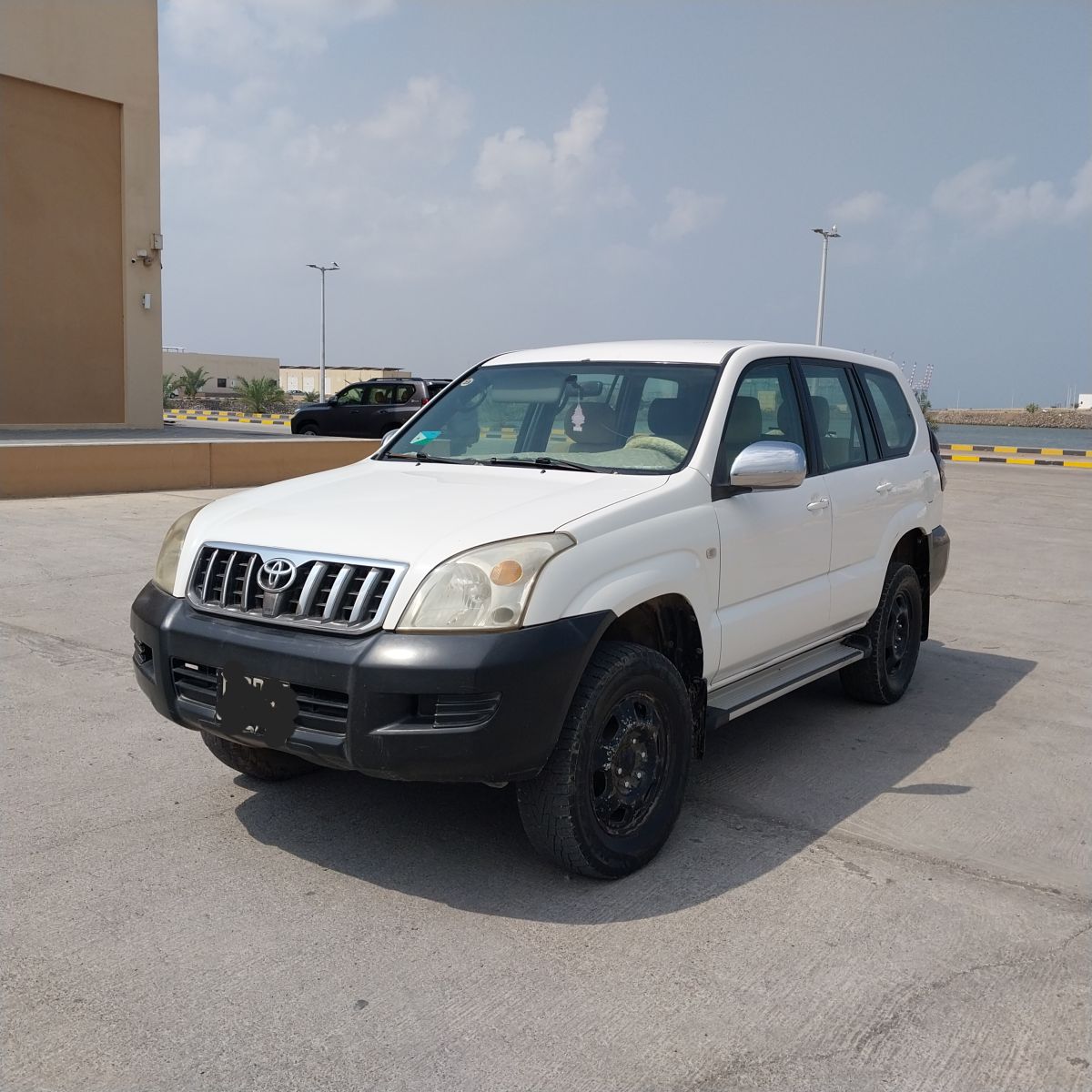 Toyota Prado GX, modèle LJ120, faible kilométrage, excellent état