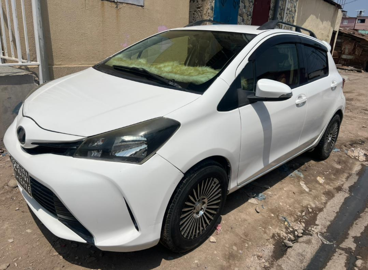 Toyota Vitz 2016, automatique, économique, excellent état