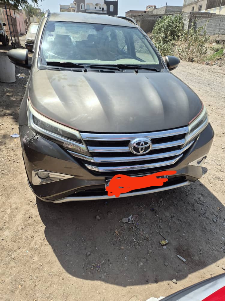 Toyota Rush 2020, automatique, 128000 km