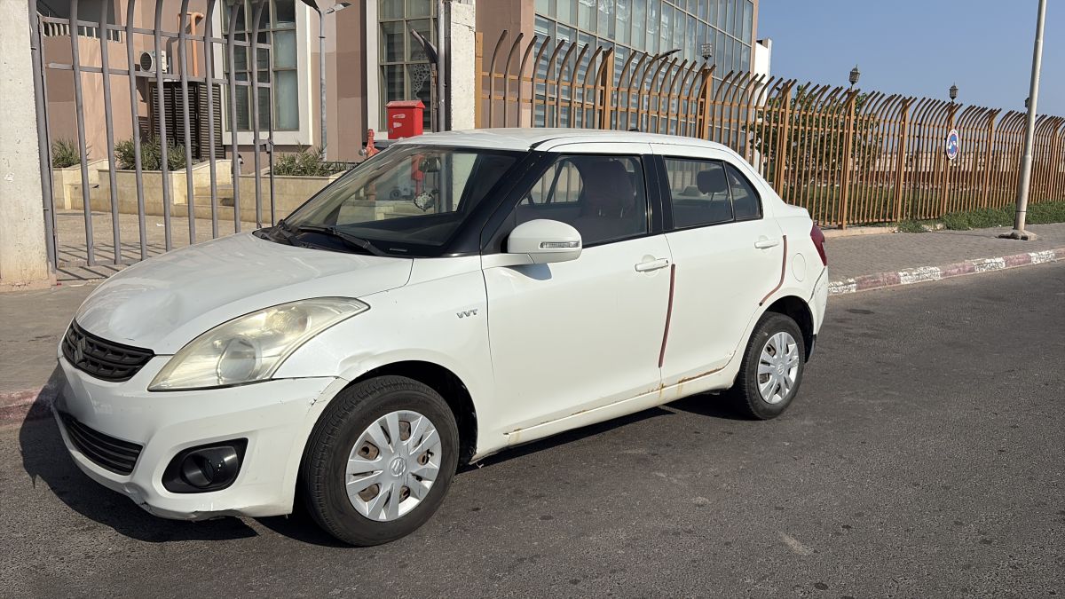 Suzuki Swift DZire, boîte Automatique, faible kilométrage, état impeccable